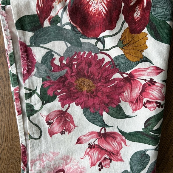 H&M Tablecloth, 145X200cm - Picture 3 of 5